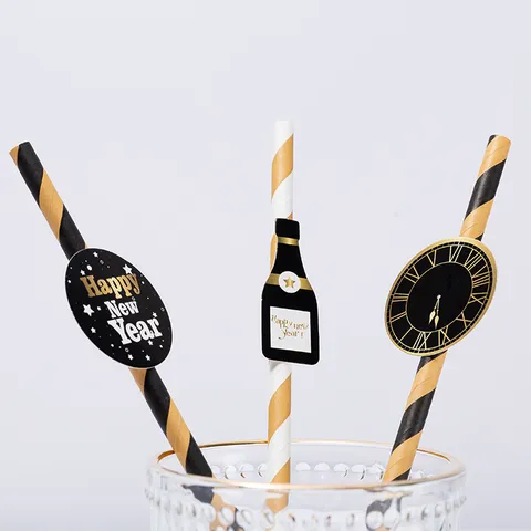 Zwart En Goud Gestreepte Papieretrietjes Met Nieuwjaar Feest Thema Kaartdecoraties Wegwerp Milieuvriendelijke Drinkrietjes