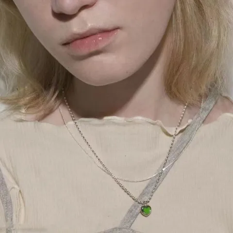 Minimalistische Emaille Herz Anhänger Halskette Für Damen Kupfer Weißgold Beschichtet Perlenkette Chic Nischen Designer Schmuck