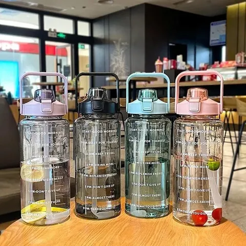 Botella de Agua de Plástico Deportiva de Gran Capacidad Con Pajita Jarra de Agua Portátil A Prueba de Fugas Con Marcador de Tiempo para Fitness Gimnasio Viaje Unisex