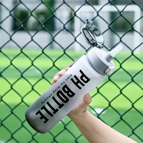Botella de Agua Deportiva Degradada Esmerilada Gran Capacidad Taza de Fitness Portátil Con Paja y Tapa Antigoteo