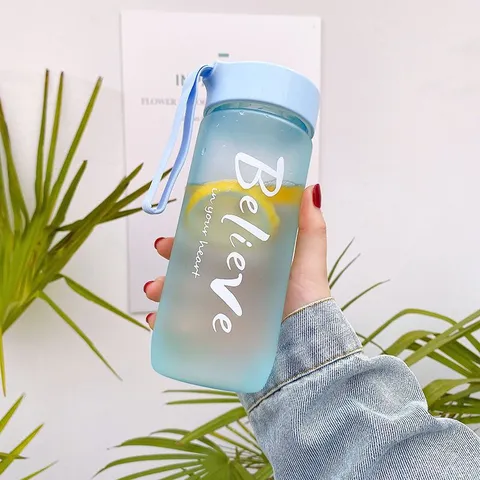 Minimalistische 600ml Matte PS Plastic Waterfles Met Draagkoord Lekvrije Draagbare Sportbeker Voor Studenten Heren Dames Kantoor Buiten