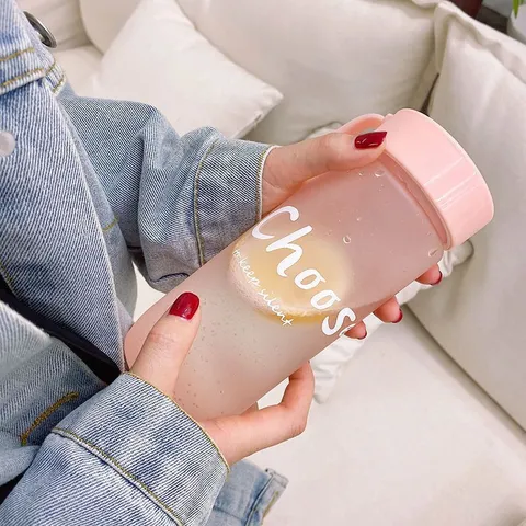 Minimalistische 600ml Matte PS Plastic Waterfles Met Draagkoord Lekvrije Draagbare Sportbeker Voor Studenten Heren Dames Kantoor Buiten