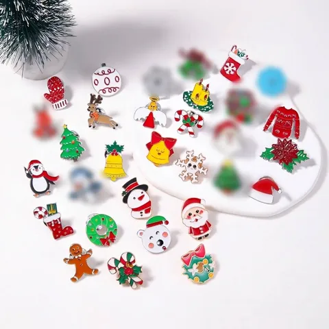 Schattige Kerst Brosche Legering Emaille Pin Kerstman Sneeuwpop Eland Bel Sneeuwvlok Boom Peperkoekman Badge Sieraden Cadeau