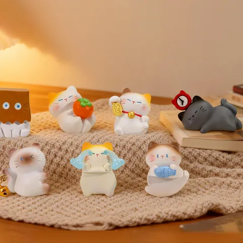 The Cat Come Blind Box Série Mignons Chats en Résine Figurines Ornements de Bureau pour Décoration de Maison Bureau Simple Aléatoire ou Boîte Complète Cadeau