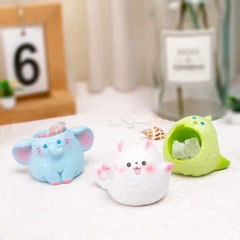 Mignon Animal de Dessin Animé en Résine Blind Box Ornement de Bureau Avec Pierre de Cristal Naturelle Style Guérison