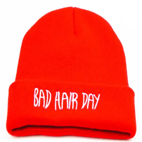 Bonnet en Tricot Unisexe avec Broderie Bad Hair Day Doux et Chaud en Acrylique pour Hommes et Femmes Streetwear