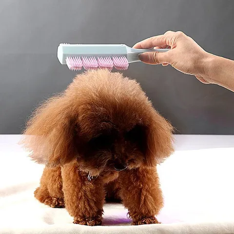 Cepillo de Masaje Multifuncional con Luz LED para Mascotas Peine de Aseo de Plástico Herramienta de Limpieza de Pelo para Perros y Gatos