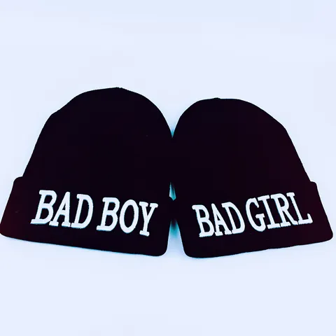 Bonnet en Tricot Brodé 3D Hip Hop Acrylique Slouchy Cap Streetwear Couples Hiver Chaud Froid Couvre-Chef Bad Girl Boy Style