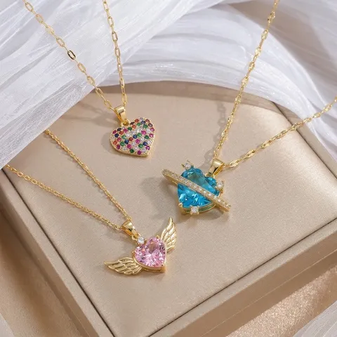 Collar con Colgante de Corazón de Acero de Titanio de Moda Cadena de Clavícula de Strass Chapado en Oro para Mujer