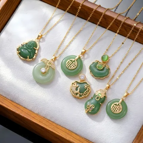 Collar con Colgante de Mariposa de Jade Artificial Vintage Nuevo Estilo Chino Chapado en Oro de 18K Acero Inoxidable Diamantes de Imitación para Mujer