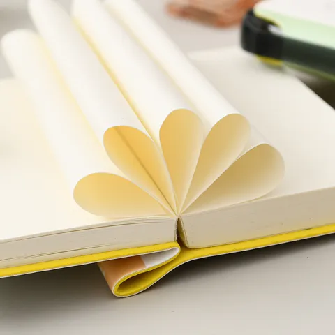 Ins Style Mini Portable Pocket Notebook With Integrated Pen Holder Cute Cartoon Cat Illustration Memo Pad For Students