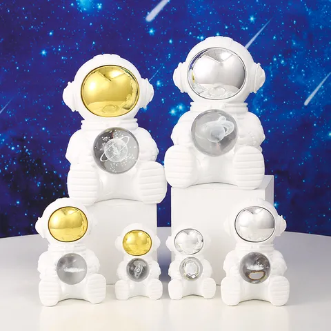 Creative Astronaut Galaxy Star Night Light Resin Ornament Decorative Space Bedside Table Lamp For Kids Room Birthday Gift