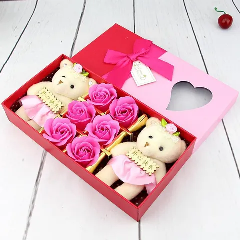 Coffret Cadeau Créatif de Fleurs de Savon Parfumées avec Ours en Peluche et Roses Design de Fenêtre en Cœur pour Femme