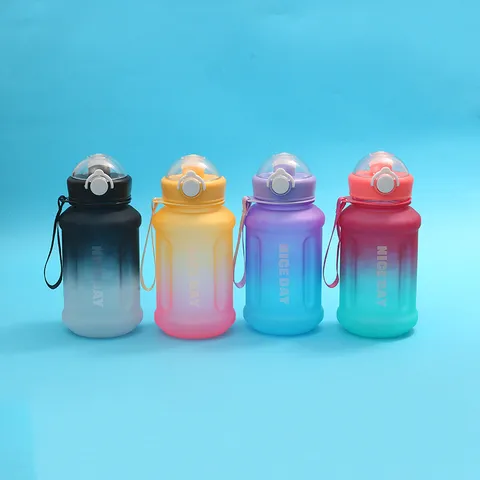 Bouteille d'Eau en Plastique Dégradé Moderne Grande Capacité Gobelet Sport Avec Cordon pour Enfants Étudiants Voyage Plein Air
