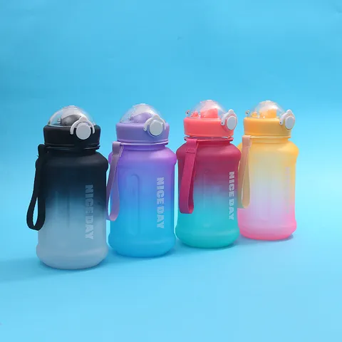 Bouteille d'Eau en Plastique Dégradé Moderne Grande Capacité Gobelet Sport Avec Cordon pour Enfants Étudiants Voyage Plein Air