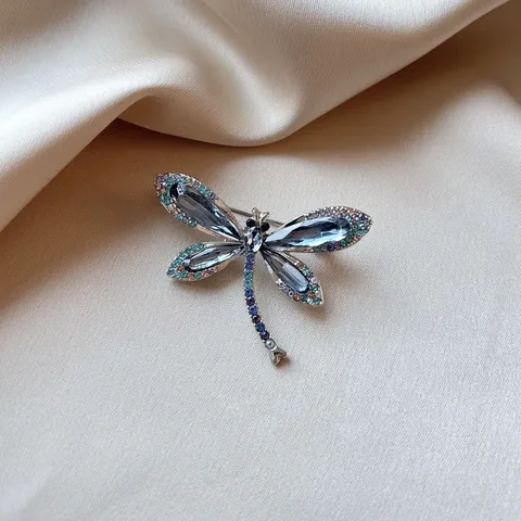 Elegant Insect Flower Brooch Pin For Women Luxury Zinc Alloy Rhinestone Artificial Pearl Animal Brooch Wedding Party Jewelry Gift