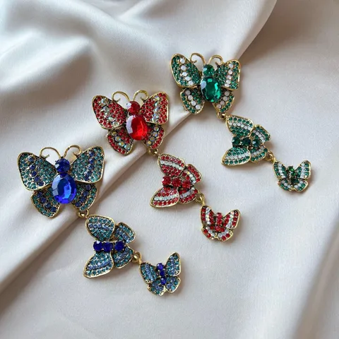 Vintage Zinc Alloy Triple Butterfly Brooch Pins for Women Elegant Rhinestone Inlaid Animal Shape Fashion Clothing Accessory Jewelry Gift