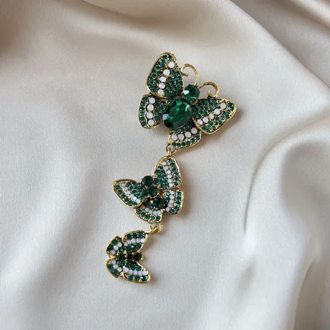 Vintage Zinc Alloy Triple Butterfly Brooch Pins for Women Elegant Rhinestone Inlaid Animal Shape Fashion Clothing Accessory Jewelry Gift