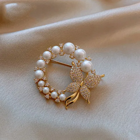 Elegant Alloy Rhinestone Artificial Pearl Butterfly Wreath Brooch Pin Smart Scarf Buckle Trendy Clothes Accessories For Women Party