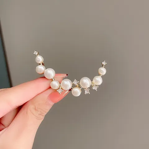 Elegant Alloy Crescent Moon Brooch For Women Artificial Pearl Rhinestone Suit Brooch Pin Anti-Exposure Buckle Jewelry