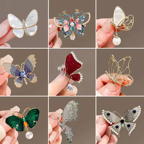 French Vintage Fashion Red Rhinestone Butterfly Brooch High-End Elegant Alloy Coat Dress Accessories Lapel Pin Jewelry Gift