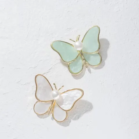 Elegant Butterfly Maple Leaf Brooch Pin For Women Alloy Artificial Pearl Rhinestone Enamel Badge Pin For Suit Sweater Jewelry