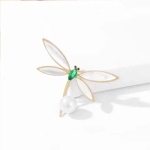 Elegant Alloy Artificial Pearl Dragonfly Brooch For Women Gold Rhinestone Insect Lapel Pin Decorative Brooch Jewelry For Sweater