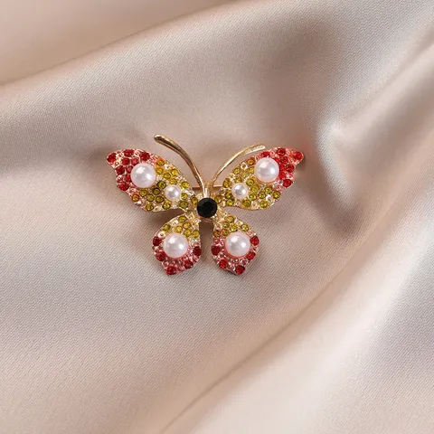 Elegant Alloy Rhinestone Butterfly Brooch For Women Vintage Artificial Pearl Butterfly Pin For Coat Suit Corsage Jewelry Gift