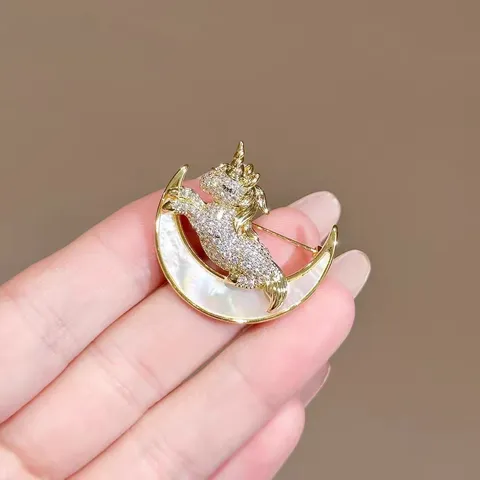Elegant Alloy Rhinestone Unicorn Moon Brooch Pin Luxury Mother of Pearl Suit Corsage Anti Exposure Pin Gift For Women