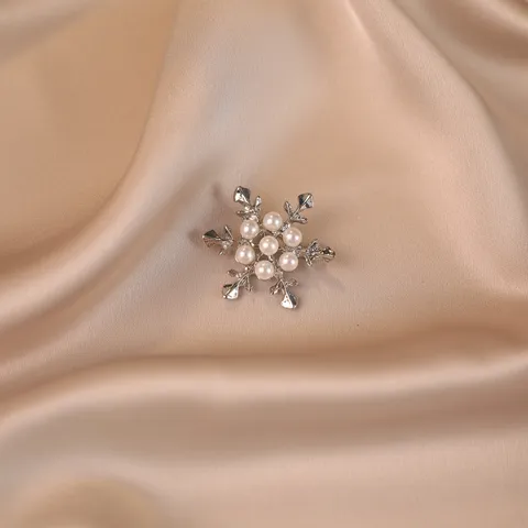 Snowflake Brooch Pin With Artificial Pearl Alloy Electroplated Waist Tightening Buckle Clothing Accessory For Women Jewelry