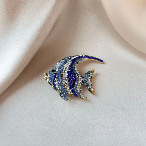 Fashion Alloy Rhinestone Little Fish Brooch Elegant Animal Scarf Buckle Pin Fashion Jewelry Gift For Women