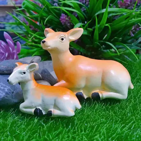 Figurine de Cerf en Résine Statue d'Animal Miniature Ornement de Faon Mignon Pour Paysage de Mousse Décoration de Table de Maison Cadeau
