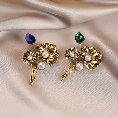 Vintage Alloy Rhinestone Lotus Leaf Brooch Elegant Artificial Pearl Flower Brooches Premium Decorative Suit Lapel Pin Jewelry For Women