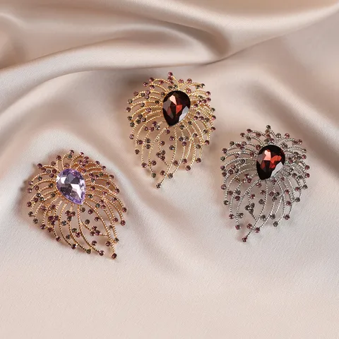 Vintage Alloy Rhinestone Flower Brooch Pins Gold Silver Plated Crystal Brooches For Women Fashion Jewelry