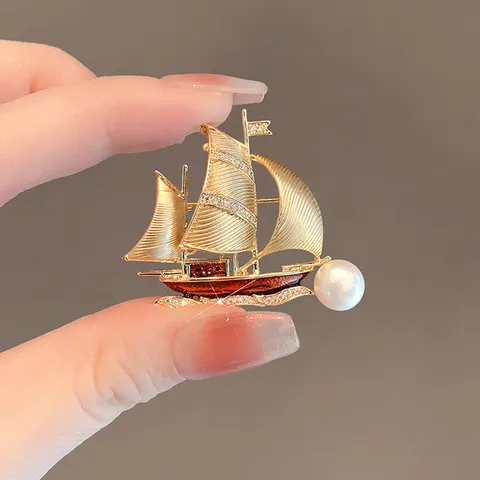 Exquisite Sailboat Brooch Zinc Alloy Rhinestone Pearl Gold Lapel Pin Suit Badge Fashion Jewelry Gift For Men Women
