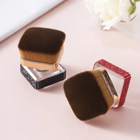 Pinceau Maquillage Carré Luxueux avec Strass Fibre Synthétique Pinceau Fond de Teint Portable Voyage pour Visage et Ongles
