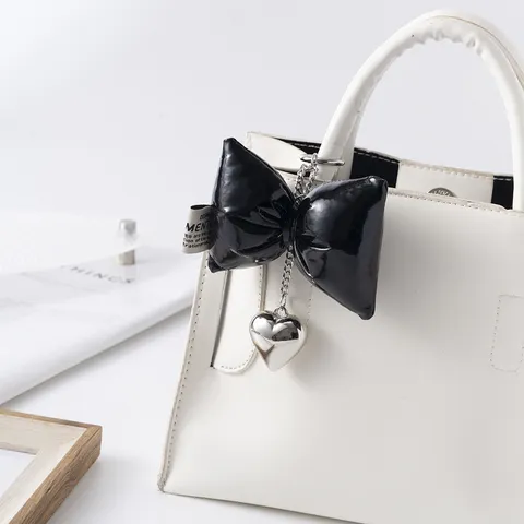Niche Design Leather Bow Heart Keychain Ins Style Sweet Cool Bag Charm For Women PU Leather Puffy Bow Pendant Keyring Gift