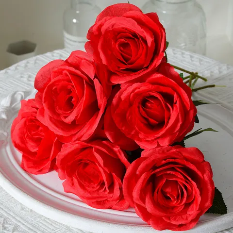 Bouquet de Fleurs de Roses en Soie Artificielle Tiges de Roses en Soie pour la Décoration de Fête de Mariage à Domicile Composition Florale DIY