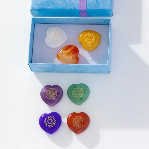 Ensemble de Pierre d'Énergie de Yoga Colorée Naturelle Cristal Cœur Champignon Pilier Avec Boîte Cadeau Ornements Chakra
