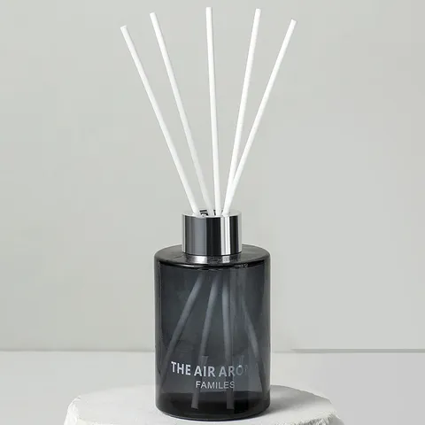 Difusor de Varillas Moderno de Vidrio Gris Humo Con Tapón Plateado Varillas de Fibra Fragancia para el Hogar Ambientador