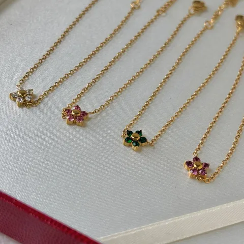 18K Vergoldete Edelstahl Fünfblättrige Blume Halskette Armband Strass Eingelegter Süßer Blumenschmuck Für Damen