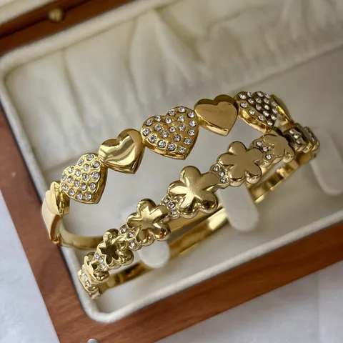 Luxus Edelstahl 18K Vergoldeter Armreif Strass Herz Blume Armreif Für Damen Wasserdicht Nicht Verblassen Mode Schmuck