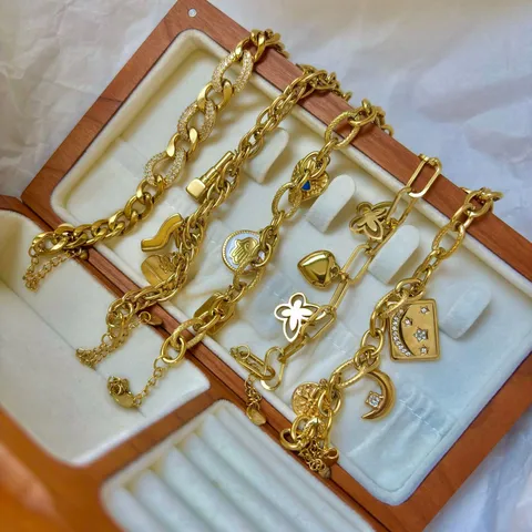 18K Vergoldet Edelstahl Charm Armband Für Damen Zirkonia Stern Mond Schmetterling Herz Hamsa Hand Lippenstift Anhänger Armband Schmuck Geschenk