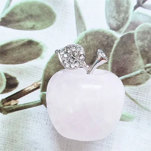 Figurine de Pomme en Pierre de Cristal Naturel Ornement de Fruit de Paix en Pierre Précieuse Sculptée Avec Décor de Feuilles en Strass Pour Décor de Table
