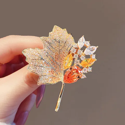 Luxury Alloy Maple Leaf Brooch Elegant Rhinestone Crystal Suit Coat Pin For Women Fashion Clothing Accessories