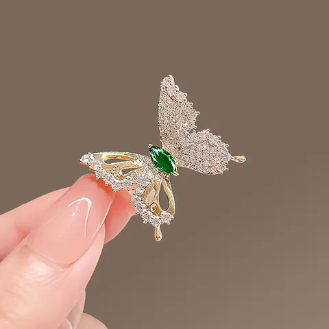 Elegant Butterfly Brooch Pin For Women Gold Plated Alloy Rhinestone Anti-Glare Safety Pin Fashion Dress Clothing Accessories