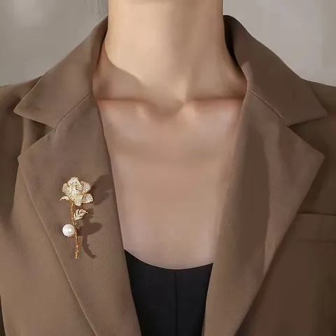 Gold Rose Flower Brooch Pin For Women Alloy Rhinestone Artificial Pearl Coat Clothing Accessories Jewelry Gift
