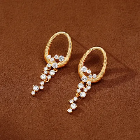 Moda Lujo Estrella Brillante Cascada Pendientes de Circonia para Mujeres Diseñador Personalidad Sentido Avanzado Cobre Joyería Oro Pendientes