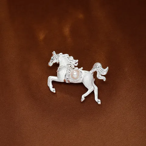 Broche Cheval en Argent Brossé pour Femmes de Haute Qualité avec Strass et Perle Artificielle Incrustée Épingle de Costume Bijoux Animaux
