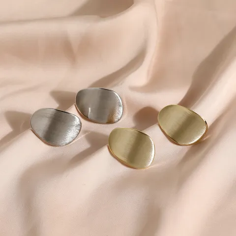 Boucles d'Oreilles Clous en Métal Géométrique Minimaliste pour Femmes Finition Or Argent Brossé Ovale Irrégulière Bijoux Style Froid